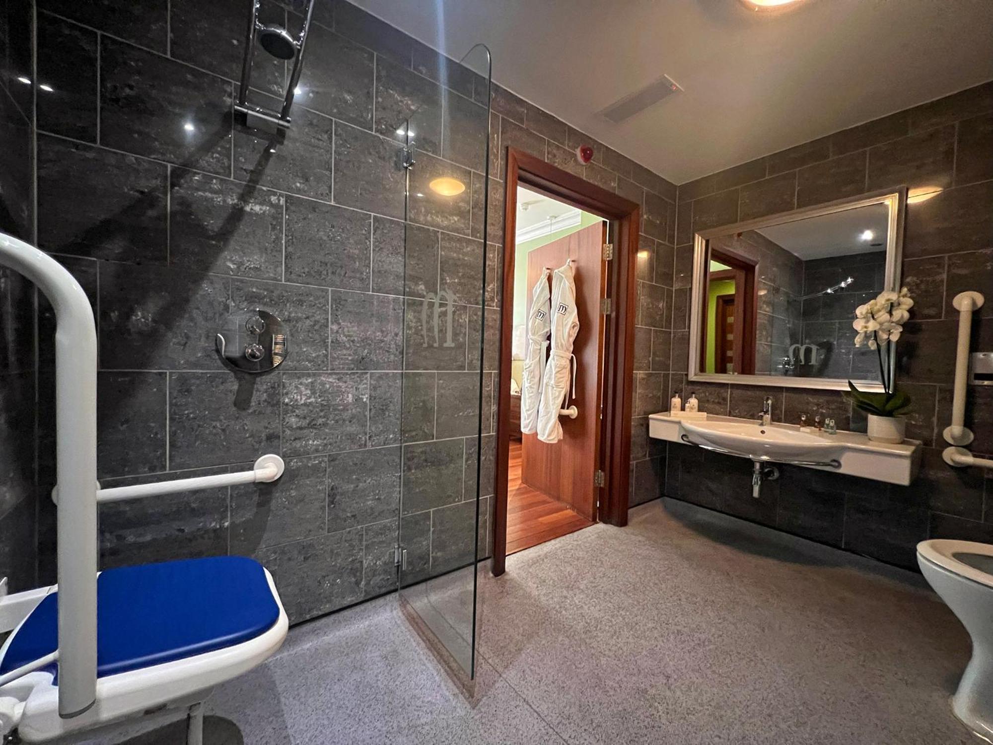 Morgans 4* Swansea